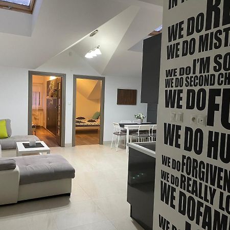 Apartament Rodzinny Ostrowiec Sw Ostrowiec Świętokrzyski Екстериор снимка